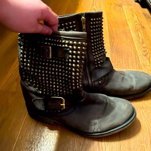 Spike Steve Madden boots